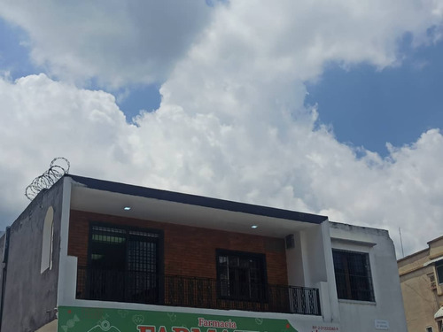 Se Alquila Excelente Local Para Oficina Distribucion De 4 Amlios Y Comodos Espacios En Una Zona Comercial Y Profesional Como Lo Es La Campiña En Caracas Em