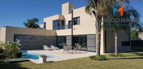 Imagen 1 de 8 de Casa En Chacras De La Villa