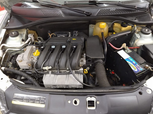 Renault Clio Sedan 1.6 Flex Expression Completo