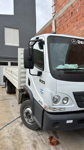 Accelo 815 Con Caja Larga, Compuertas Rebatibles, Proteccion