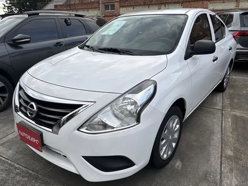 Nissan Versa Drive 2020
