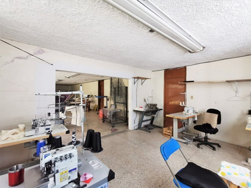 Edificio De 1,036m2 / Uso De Suelo Mixto