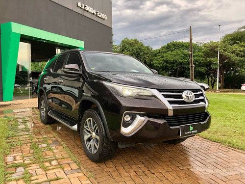 Toyota Hilux SW4 2.8 SRX 4X4 7 LUGARES 16V TURBO INTERCOOLER DIESEL 4P AUTOMÁTICO