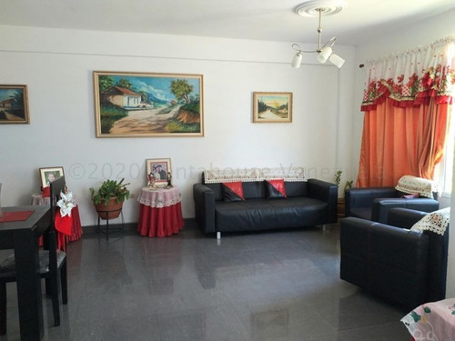 Imagen 6 de 13 de Townhouse En Un Conjunto Privado Con Ubicación Estratégica. Mls 22-14951 04120656408