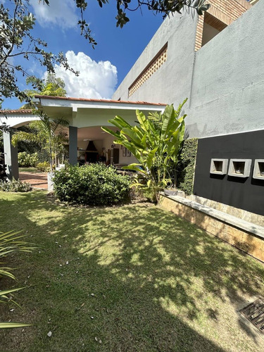 Josefina Toledo: Hermosa Casa En Venta En Guataparo Country Club, 980m², Pisos En Mármol, Pozo Y Planta, Caney, Parrillera, Bellas Áreas Verdes, Alta Seguridad, 219257