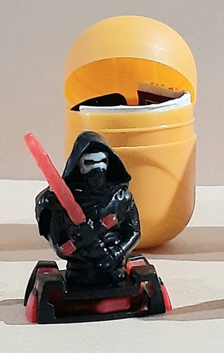 Figura Star Wars Kylo Ren - Juguete Kinder Sorpresa