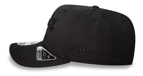 Imagen 2 de 5 de Jockey New Era 950 Ss Lakers Negro Hombre