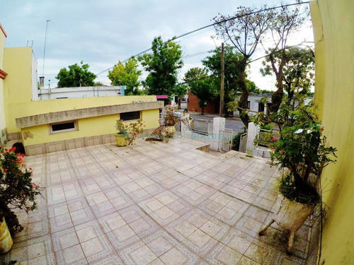 Imagen 4 de 8 de Colonia Del Sacramento - Casa De 2 Dormitorios Céntrico