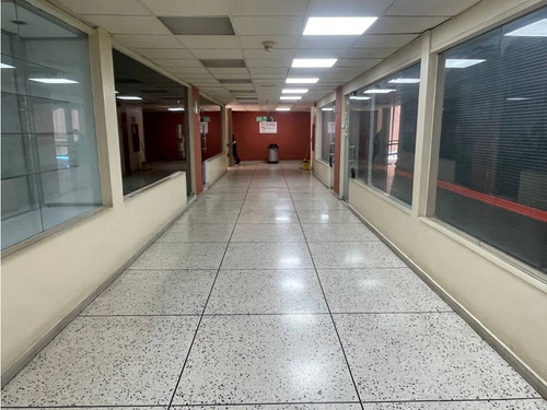 Local Centro Comercial Arta 57 M2 En Alquiler