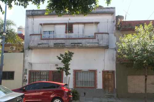 Casa Ideal 2 Familias Planta Baja Y Primer Piso Con Patio Y Terraza