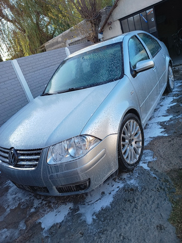 Volkswagen  Bora 1.8 T