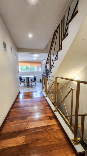 Excelente Casa De 5 Ambientes - Cochera/pileta/parrilla