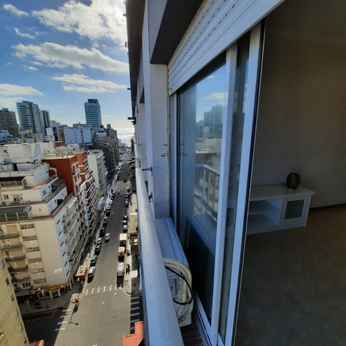Imagen 4 de 15 de 3 Ambientes A La Calle Con Vista Panorámica Y Al Mar