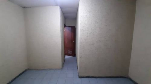 Imagen 6 de 13 de Edificio En Alquiler, Av. Jorge Rodriguez, Barcelona