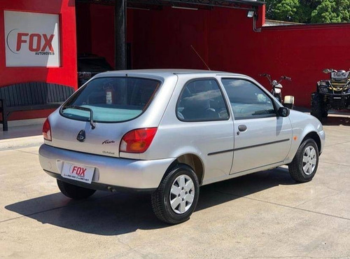 Imagem 4 de 9 de Ford Fiesta 1.0 Mpi 8v Gasolina 2p Manual