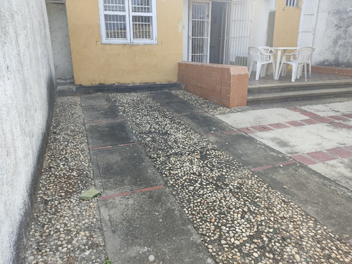 Res. Higuerote Villas 1 Habitación 2 Baños