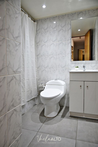 Departamento En Venta De 4 Dorm. En Las Condes / Metro Colon