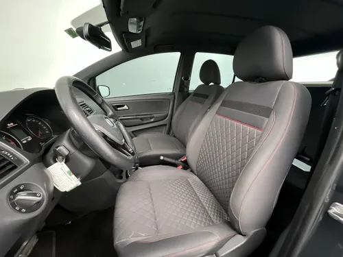 Volkswagen Cross Up BASICO 1.6 AUT 5P