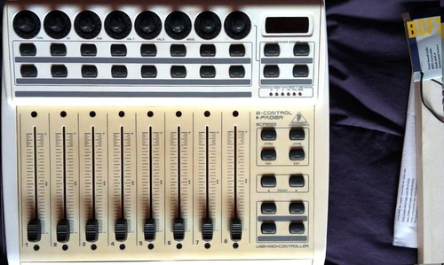 Controlador Faders - Bcf2000 - Blanco