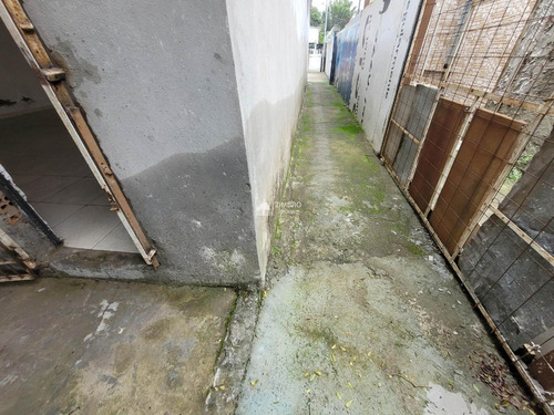 Imagem 13 de 17 de Pavilhão Pra Alugar Com Muros 02 Banheiros E Área Externa Em Santa Maria - 8743