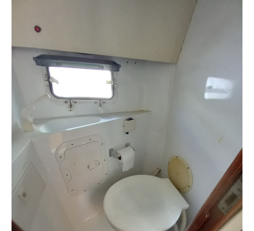 Crucero 31 Pies Motor Volvo Camarote Baño Cocina