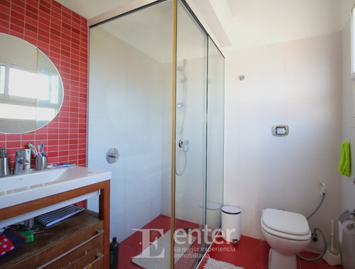 Imagen 20 de 25 de Divina - Gran Casa Con Hermoso Jardín- Zona Residencial De Parque Batlle - 4 Dormitorios / 3 Baños Construidos 224 M2 / Terreno 331 M2. Lugar Para Dos Vehículos.