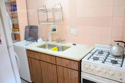 Recoleta. Departamento 4 Ambientes. Alquiler Temporario Sin Garantías.
