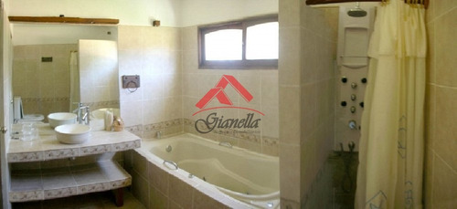 Casa En Venta Y Alquiler,espectacular Esquinera Con Piscina En Montoya - La Barra - Punta Del Este- Ref: 1690