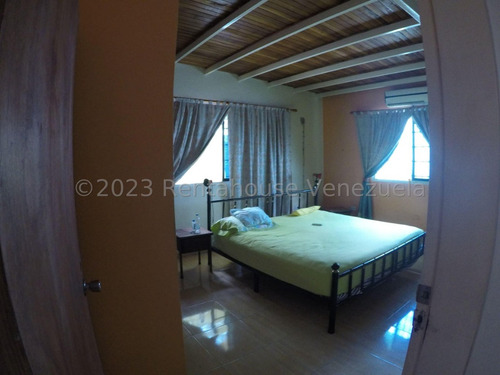 Amplia Casa Ubicada En Zona Norte, Con Destino Como Posada 23-23727, Eloisa Mejia