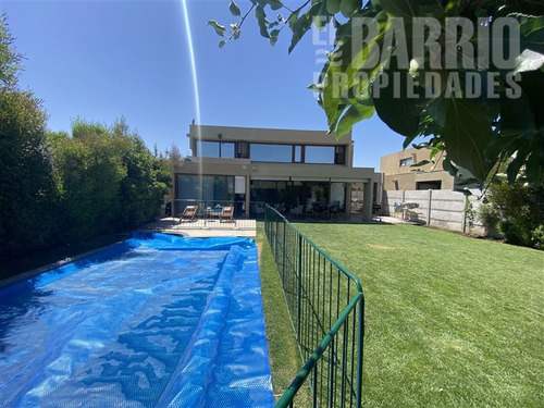 Imagen 1 de 27 de Casa En Venta De 4 Dorm. En Colina