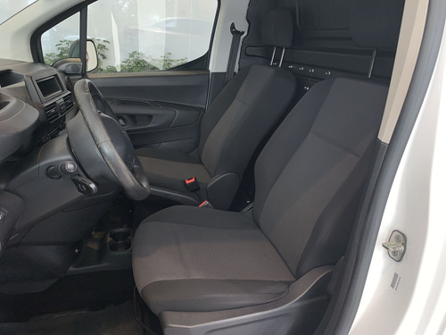 Imagen 13 de 15 de Peugeot Partner 2020 1.6 Hdi 5 Puertas Mt