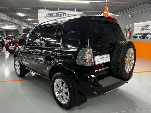 Mitsubishi Pajero TR4 2.0 4x2 Flex Aut. 5p