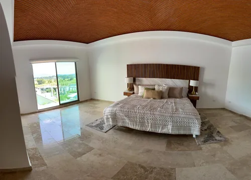 Casa Con Alberca Y Jardín En Fraccionamiento Con Seguridad