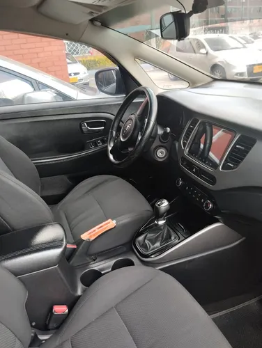 Kia Carens 2.0 Suv Ex