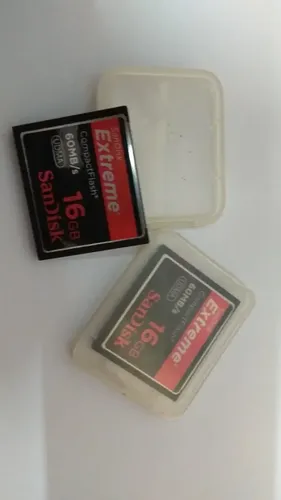 Scheda CompactFlash Sandisk 16 MB (CF) - Bassa Capacità Per Fotocamere Vintage