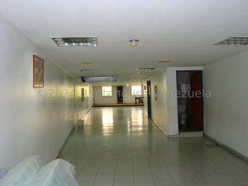 Mls #25-2853 A Pocos Pasos De La Av. San Martín