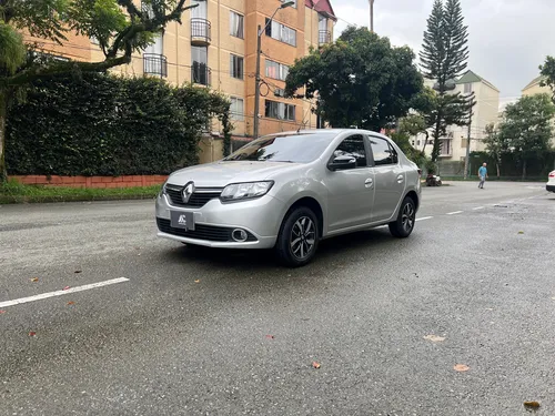 Renault Logan 1.6 Privilege / Intens
