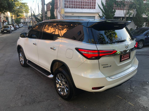 Imagem 4 de 9 de Toyota Sw4 2.8 Tdi Srx 7l Auto 4x4 4wd 2021/2021