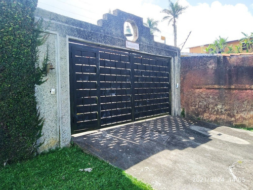 Se Vende Hermosa Casa La Urb Lomas Del Laurel Caracas