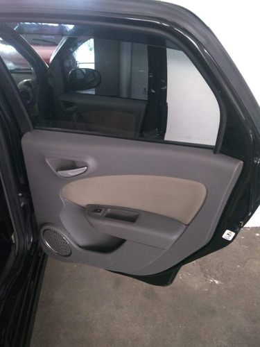 Fiat Grand Siena 2016 1.6 16v Essence Flex 4p