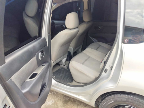 Nissan Livina 2011 1.6 Flex 5p