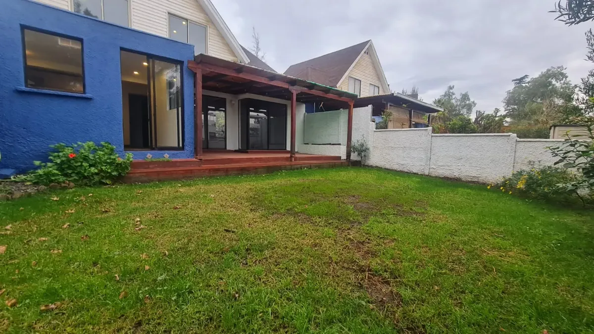 Imagen 2 de 23 de Hermosa Casa Remodelada Al 100 % 4 Dorm- 3 Baños 3 Estac