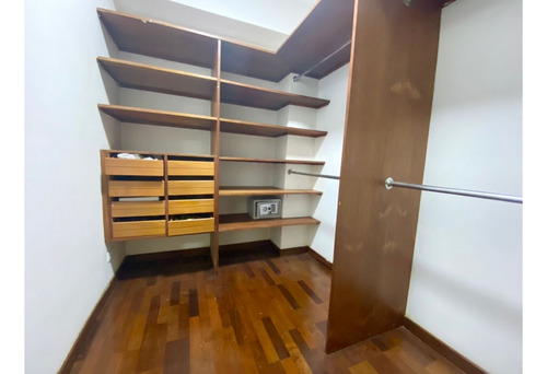 Se Vende Apto 142m² 3h+s/2b+s/3e Los Naranjos
