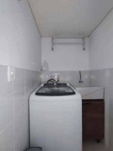 Apartamento En Arriendo En Prados Del Este. Cod A30713