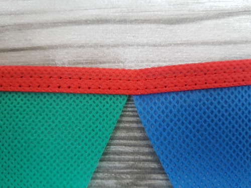 Imagen 2 de 2 de Banderines Tela Friselina 80gr X 5metros Multicolor/arcoíris
