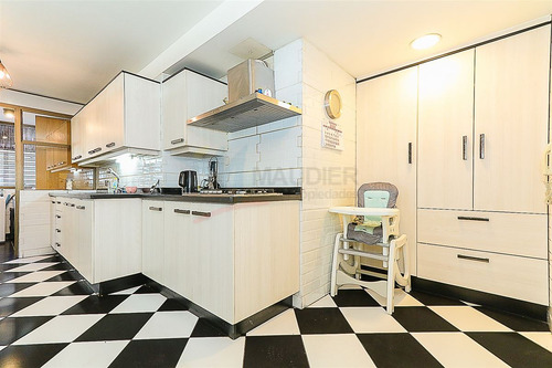 Departamento En Venta De 5 Dorm. En Providencia