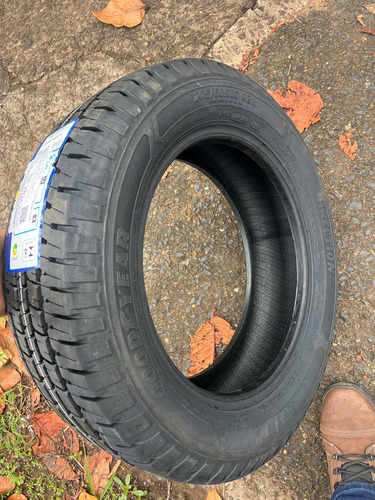 Pneu 205/60 R16 Goodyear