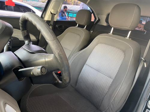 Imagem 8 de 10 de Chevrolet Onix 1.0 Lt Spe/4