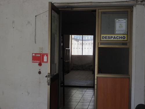 Arendamos Local Comercial Central