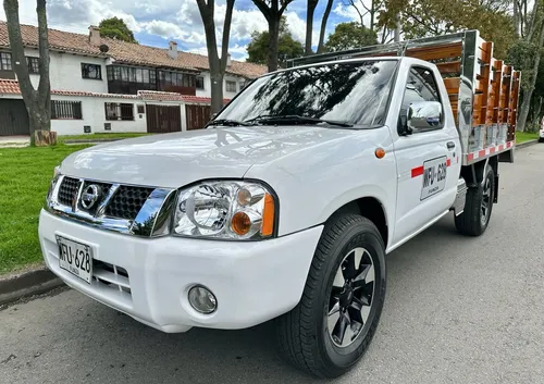 Nissan Frontier Np300 2.4 Mt 4x2 Estacas